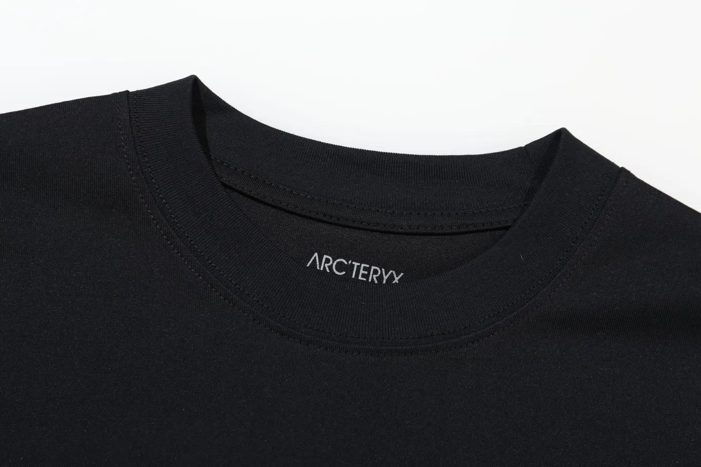 l，Arcteryx Cormac Series Logo LS T Same Style ✅ Size：XS S M L Black White